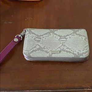 Jewell by thirty one wallet
